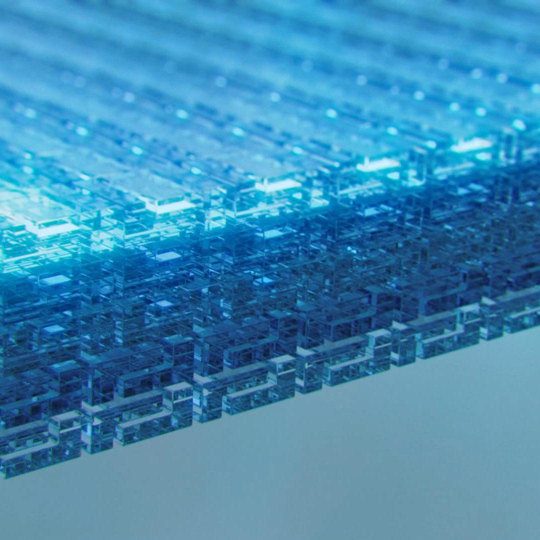 Datoranimering av hur ultratunna skikt komprimeras med hjälp av jonbombardering i ZEISS DuraVision-ytbehandlingar.