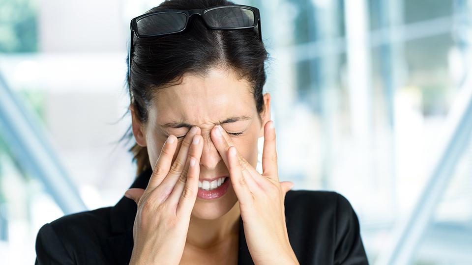 Vissa lider av huvudvärk i åratal utan att veta varför