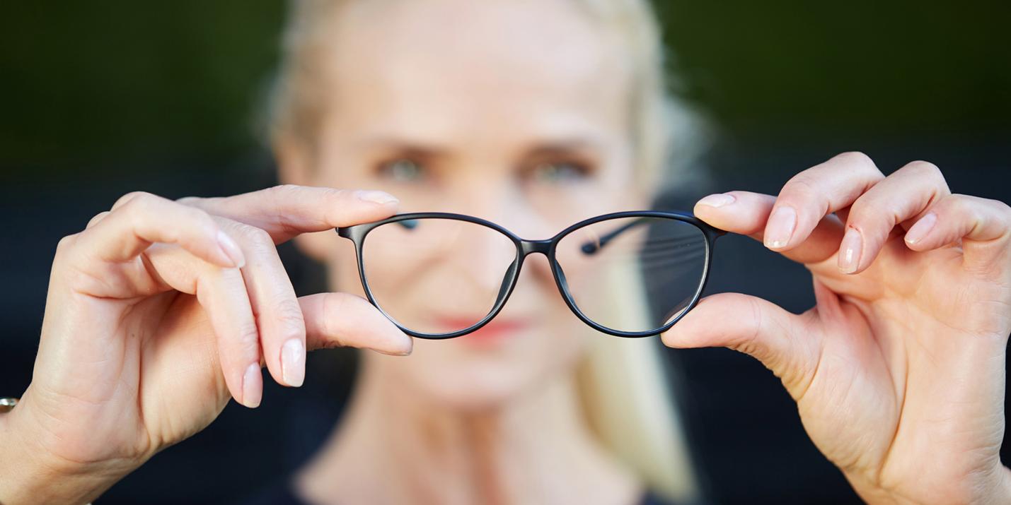 För starka, för svaga eller felaktigt tillpassade: vad kan fel glasögon göra med dina ögon?