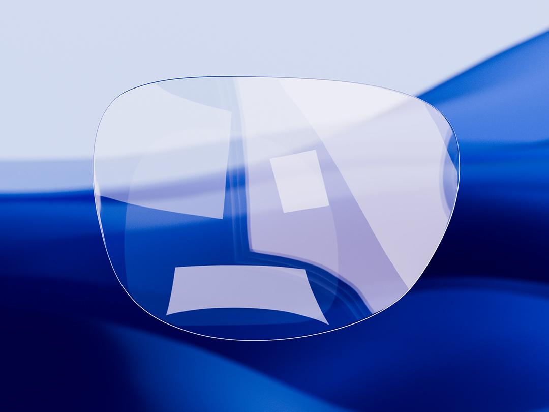 Delad bild som på ena halvan visar ett ZEISS-glas som kännetecknas av sin klarhet och renhet. Andra halvan visar ett mycket reflekterande konventionellt glasögonglas, vilket framhäver kontrasten vad gäller optiskt kvalitet.