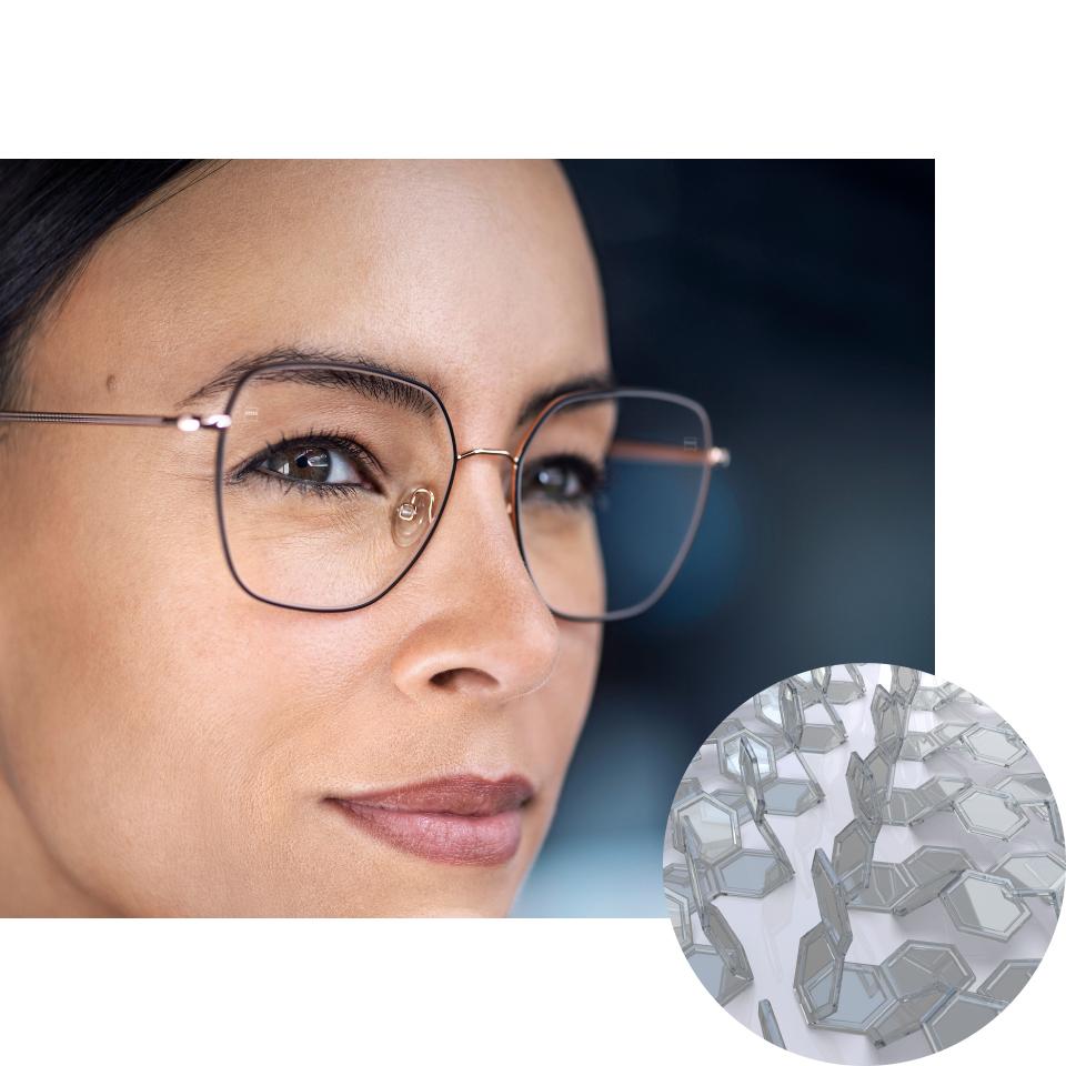 Kvinnor som bär glasögon med ZEISS PhotoFusion X i klart tillstånd, med en visualisering av de inaktiverade färgsammansättningarna. 