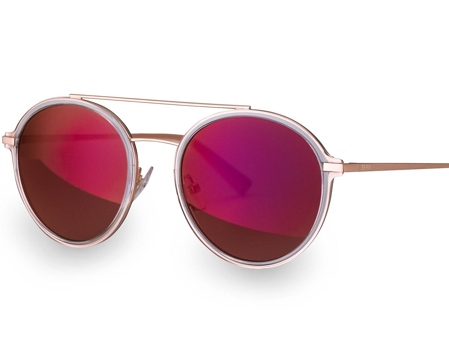 Foto på moderiktiga solglasögon med speciell ZEISS fronglasbeläggning i magenta 
